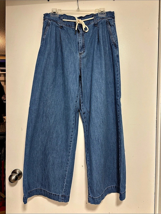 Old Navy Denim - Old Navy High-Waisted Drapey Wide-Leg Jeans Blue Waist 10